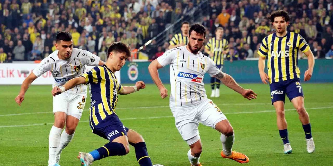 Spor Toto Süper Lig: Fenerbahçe: 1 - İstanbulspor: 0 (ilk Yarı)
