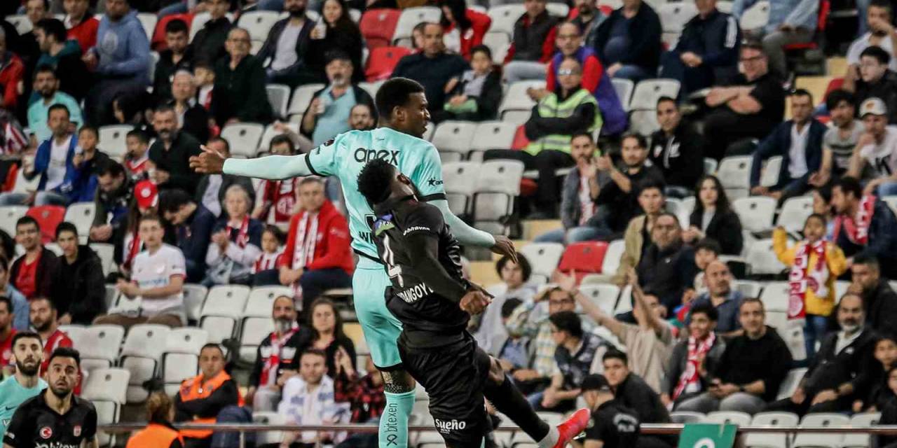 Spor Toto Süper Lig: Fta Antalyaspor: 0 - Sivasspor: 2 (ilk Yarı)