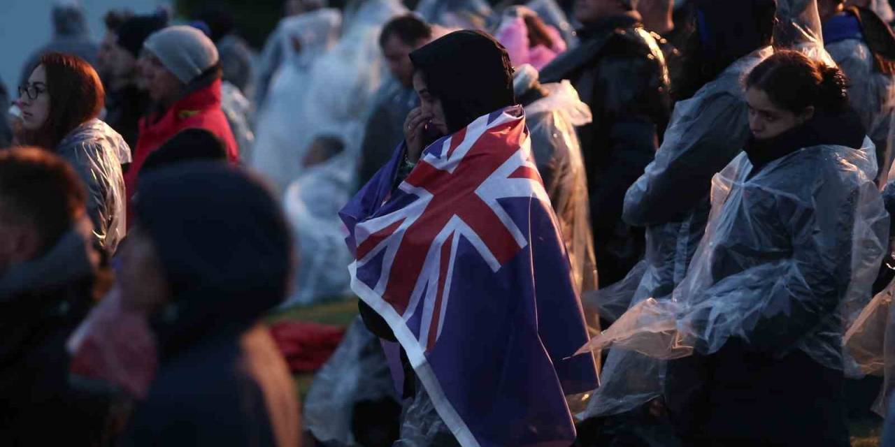 Anzaklar ‘şafak Ayini’ İle Atalarını Andı