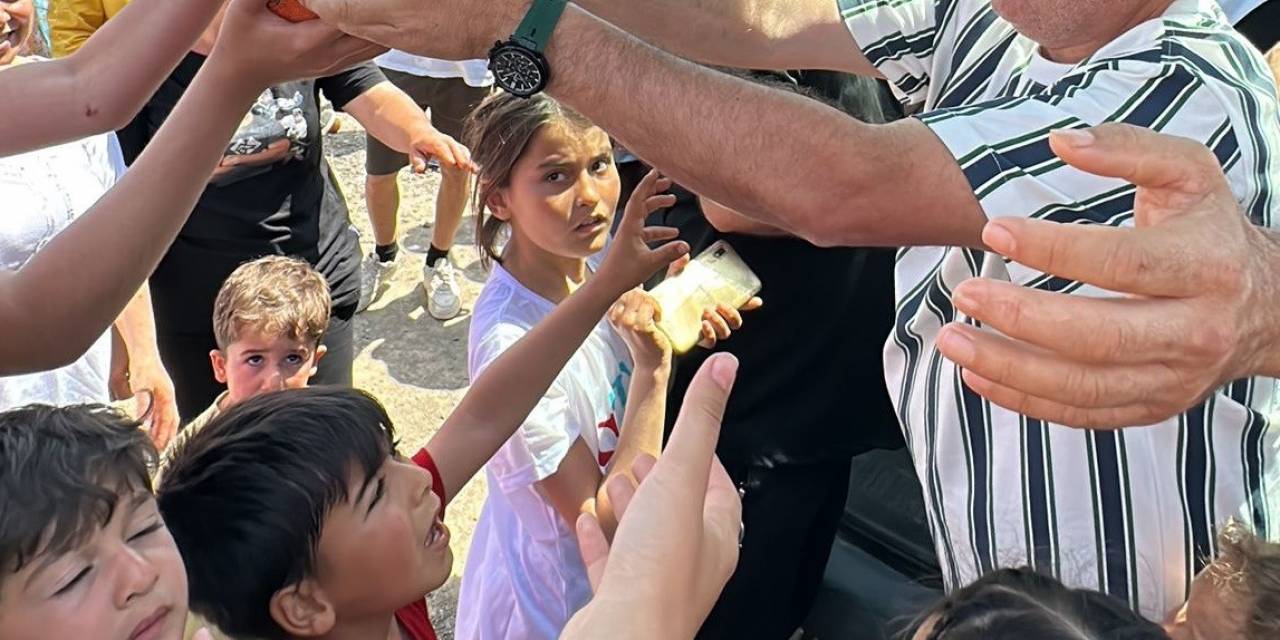 Depremzede Çocukların Gönüllerine Dokunuldu