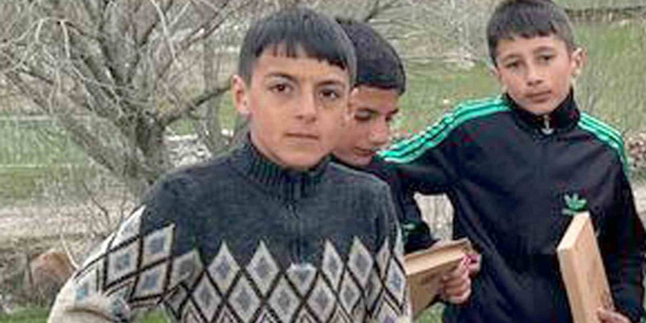 23 Nisan Çocuklarına Dron Eğitimi Verilip, Kitap Dağıtıldı