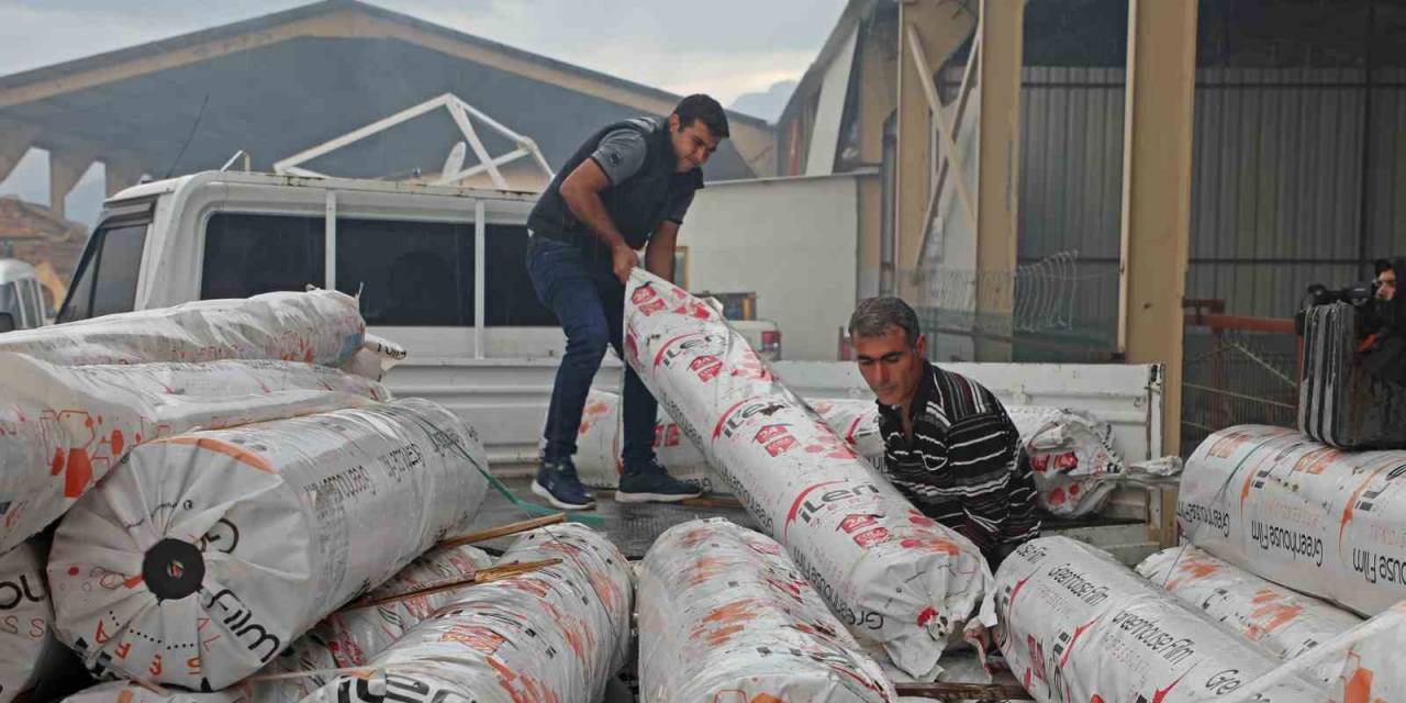 Aksulu Afetzede Çiftçilere Sera Naylonu Desteği