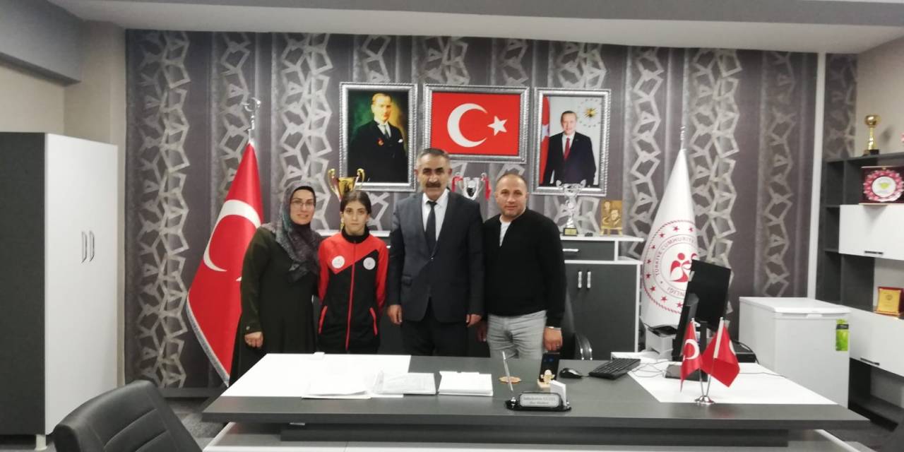 Güreşin Sultanı Aleyna Türkiye’yi Temsil Edecek