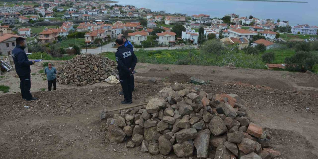 Kaçak Ev Ve Kaçak Kazı Yapan Adam Kanun Tanımıyor