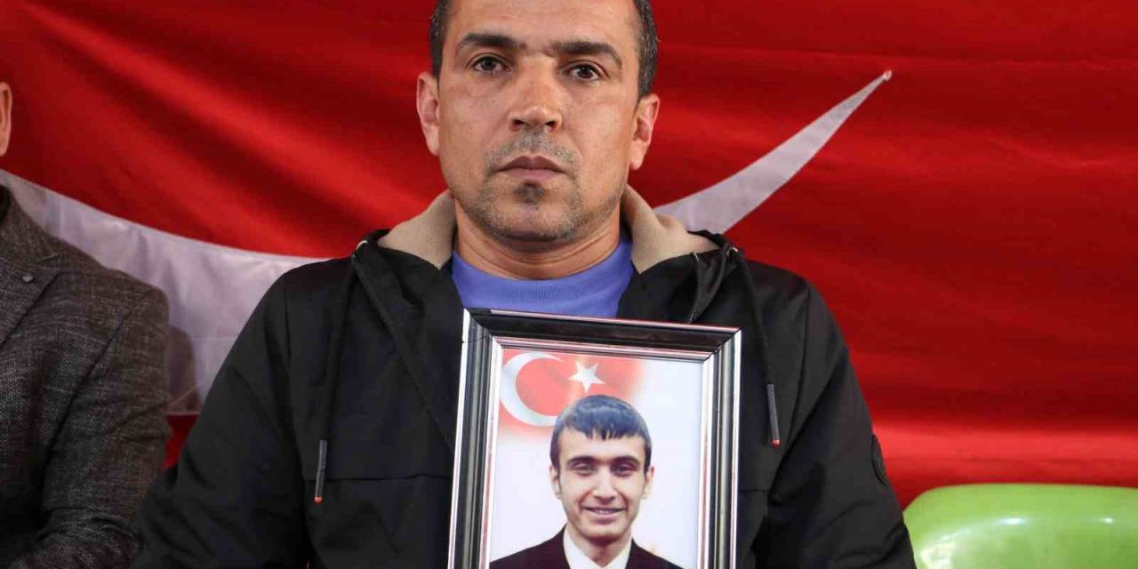 Ailelerin Hdp İl Binası Önündeki Evlat Nöbeti Devam Ediyor