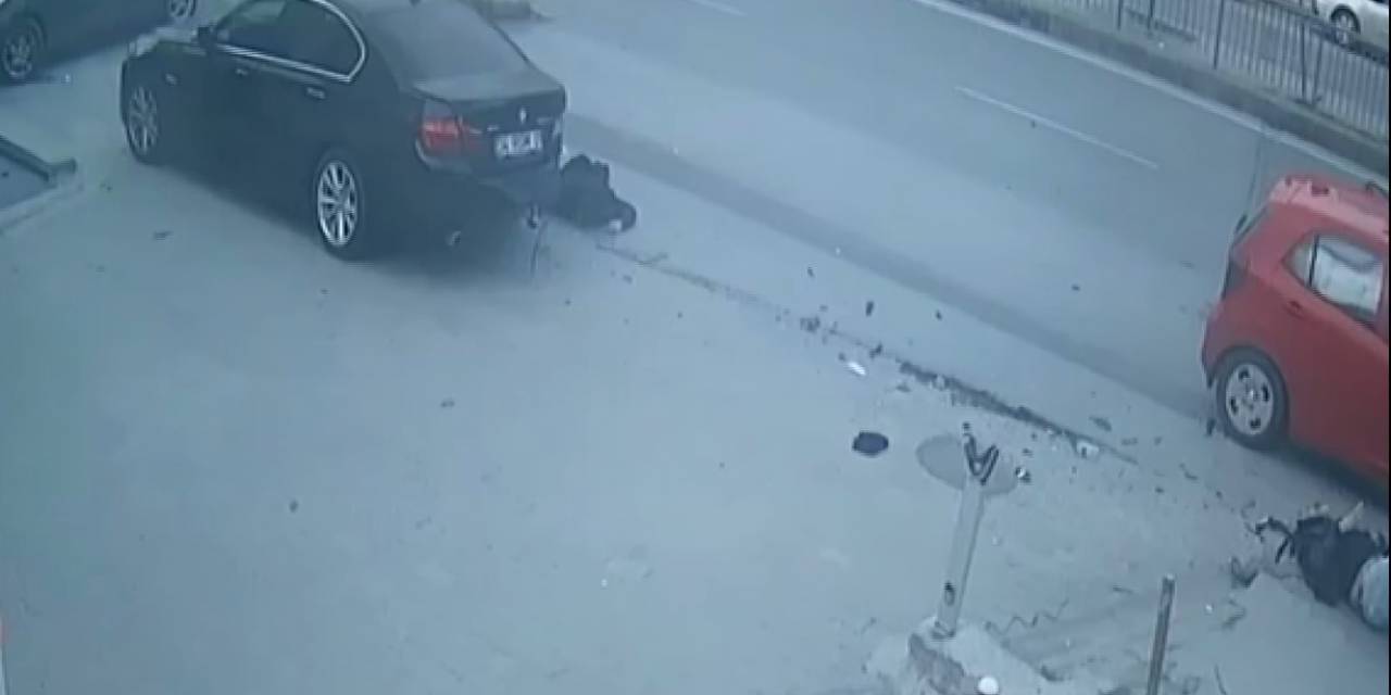 Köpeğe Çarpmamak İçin Manevra Yaptı, İşe Gitmek İçin Bekleyen Vatandaşlara Çarptı: 1 Ölü, 2 Yaralı