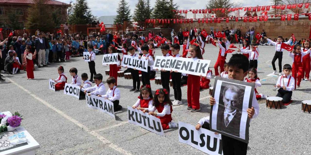 Ahlat’ta 23 Nisan Ulusal Egemenlik Ve Çocuk Bayramı Etkinlikleri