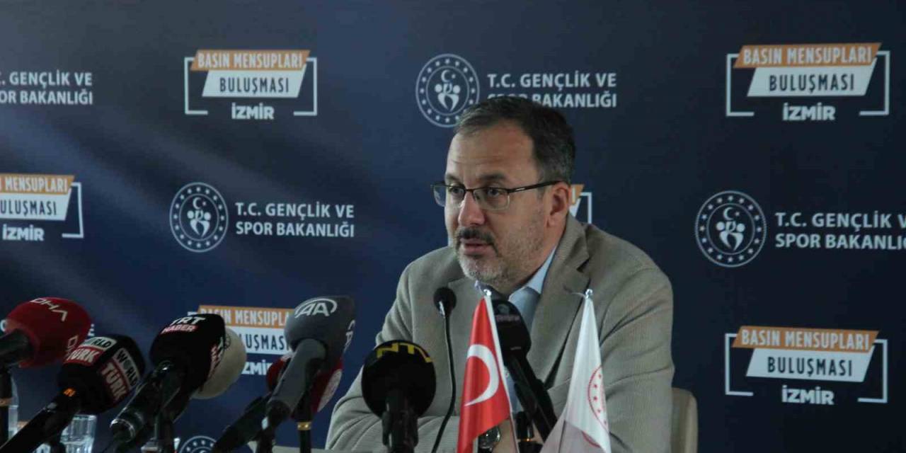 Bakan Kasapoğlu, İzmir’de Basın Mensuplarıyla Buluştu