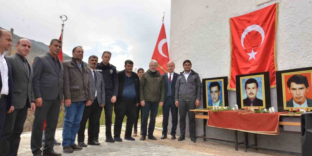 27 Yıl Önce Şehit Edilen Öğretmenler, Okullarında Dualarla Anıldı