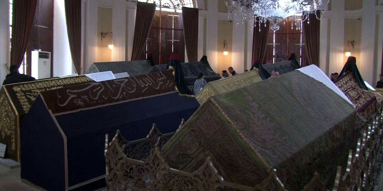 Fatih’te Restorasyonu Tamamlanan Türbeler Yeniden Ziyarete Açıldı