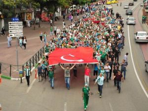 Bursaspor Taraftarı Terörü Lanetlemek İçin Yürüdü