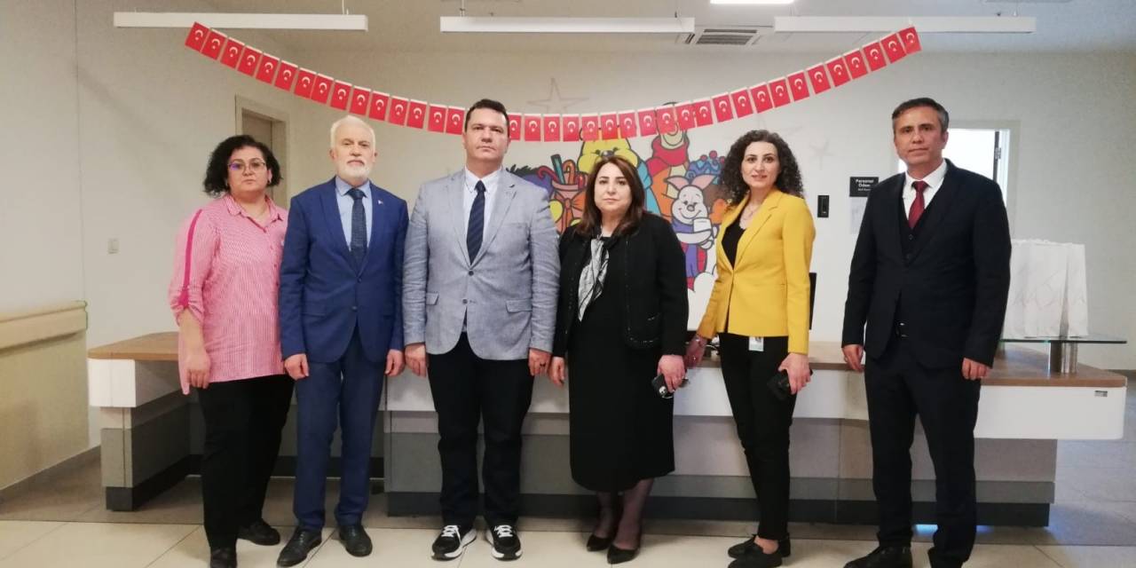 Hastanedeki Çocuklara 23 Nisan Ziyareti