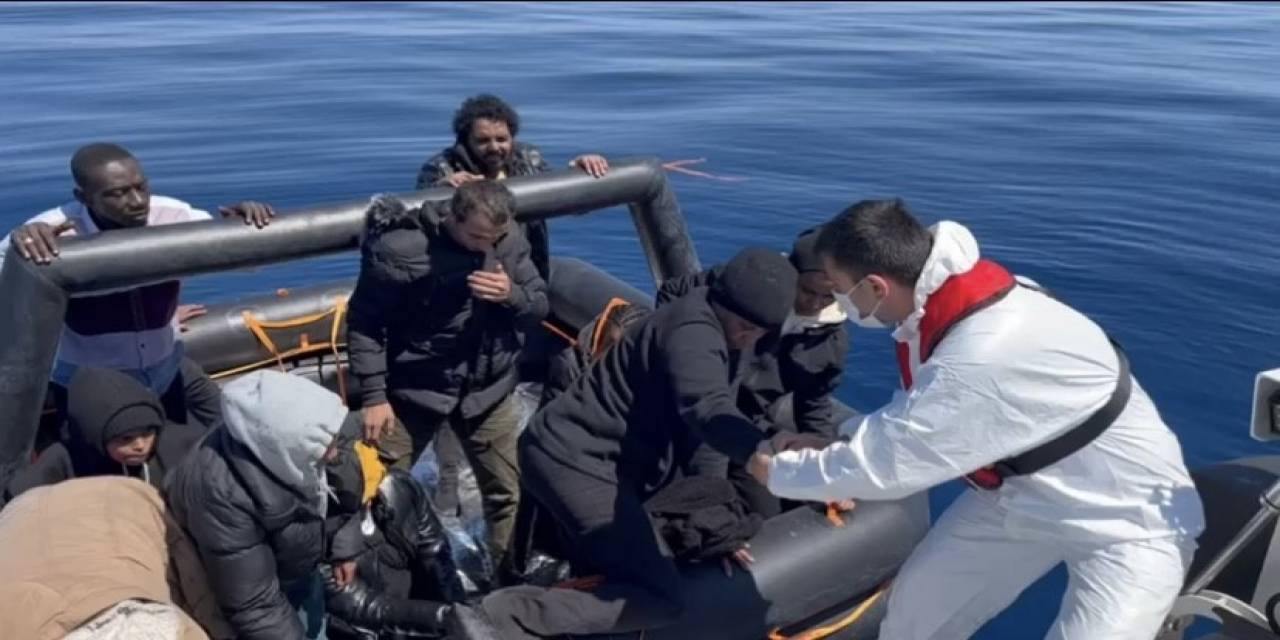 Yunan Unsurlarınca Ölüme Terk Edilen 18 Kaçak Göçmen Kurtarıldı