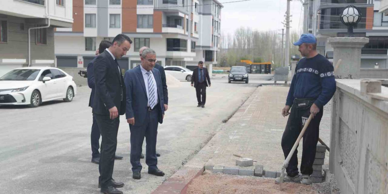Kütahya’nın Dumlupınar Mahallesi’nde Kaldırım Çalışması