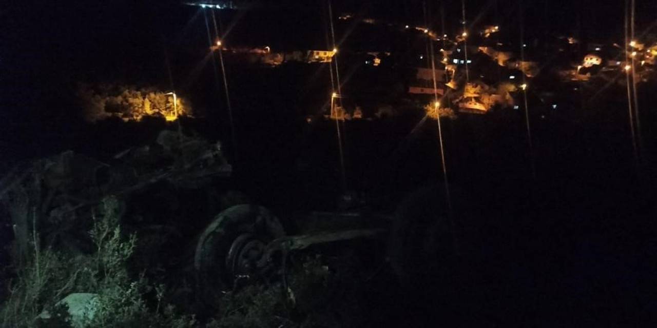 Virajı Alamayan Kamyon Şarampole Uçtu