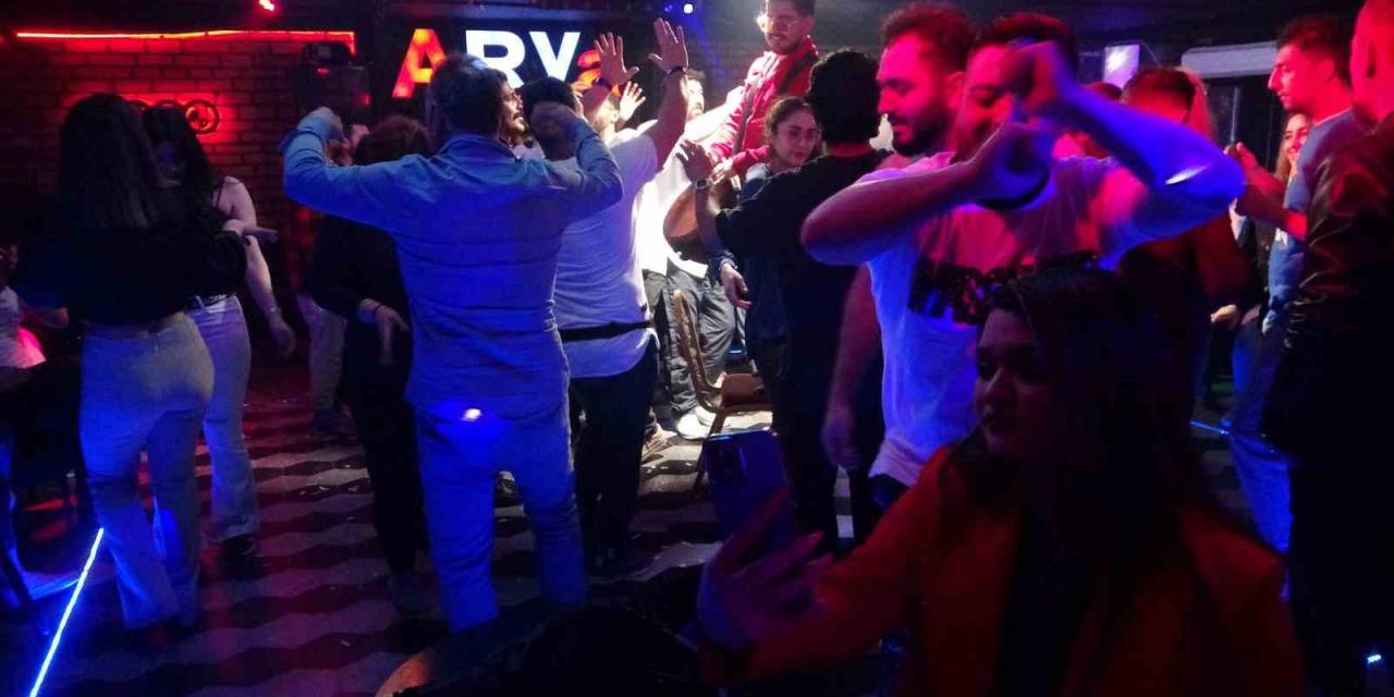 10 Bin İranlı Turist Ramazan Bayramı’nı Van’da Geçirdi