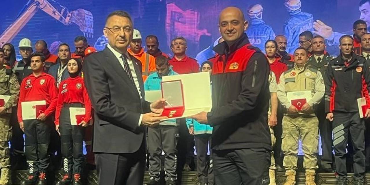 ’devlet Üstün Fedakârlık Madalyası’nı Cumhurbaşkanı Yardımcısı Fuat Oktay’dan Aldı