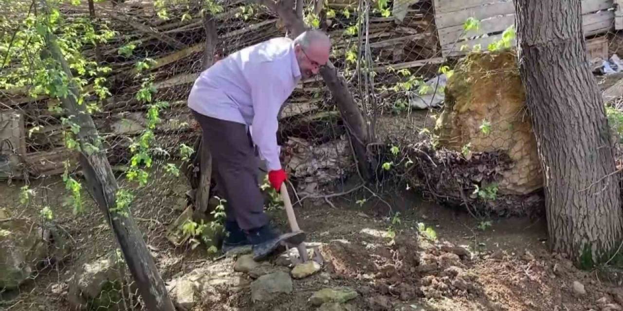 Küp Çökeleğini Önce 4 Yıl Sonra Da 5 Yıl Toprakta Sakladı, Şimdiki Hedefi Guinness Rekorlar Kitabı