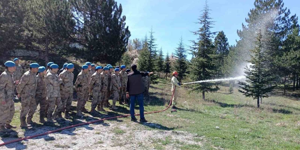 Kütahya’da Komando Bölüğüne "bitki Örtüsü Ve Orman Yangınları Müdahale” Eğitimi