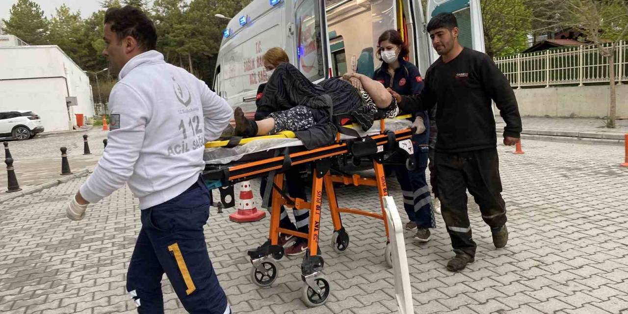 Konya’da Motosiklet İle Hafif Ticari Araç Çarpıştı: 2 Yaralı