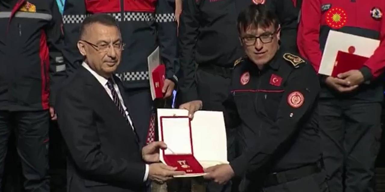 Cumhurbaşkanı Erdoğan’dan Kayseri Büyükşehir İtfaiyesi’ne Devlet Üstün Fedakârlık Madalyası