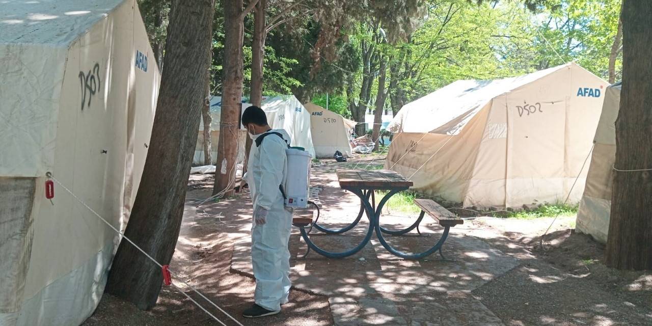 Kahramanmaraş’ta Geçici Barınma Merkezlerini Dezenfekte Ediliyor