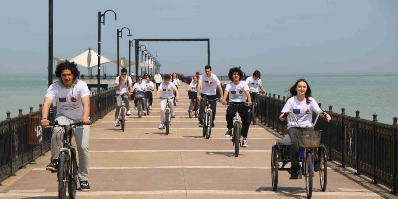 Romanyalı Öğrenciler İle Türk Öğrenciler, Dünya Mirası İçin El Ele Pedal Çevirdi