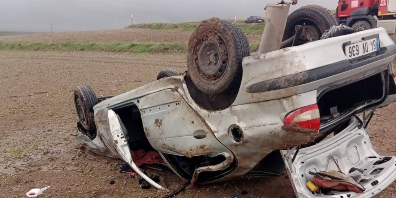 Kontrolden Çıkan Otomobil Tarlaya Devrildi: 5 Yaralı