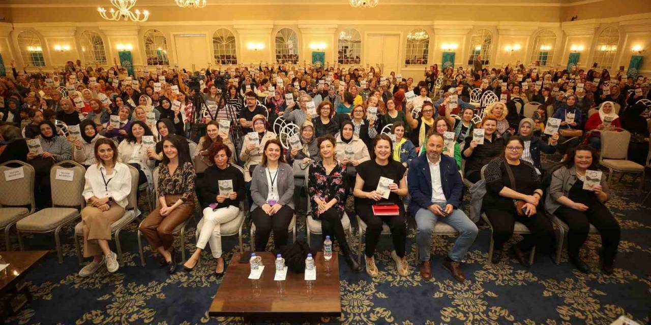 Pınar Öğünç Nilüferli Kadınlarla Buluştu