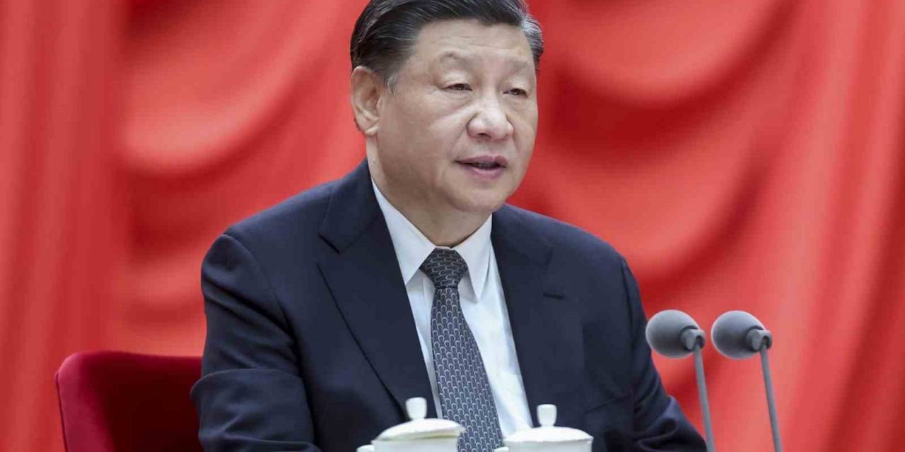 Çin Devlet Başkanı Xi Jinping, Ukraynalı Mevkidaşı Zelenskiy İle Görüştü