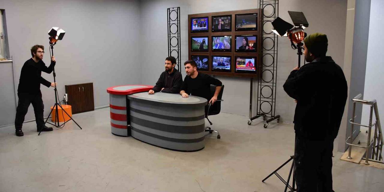 İletişim Bilimleri Fakültesinde Alt Yapı Güçlendirme Çalışmaları Devam Ediyor