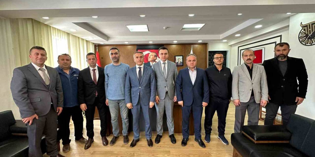 Başkan Yardımcıları Saldırıya Uğrayan Veterineri Ziyaret Etti