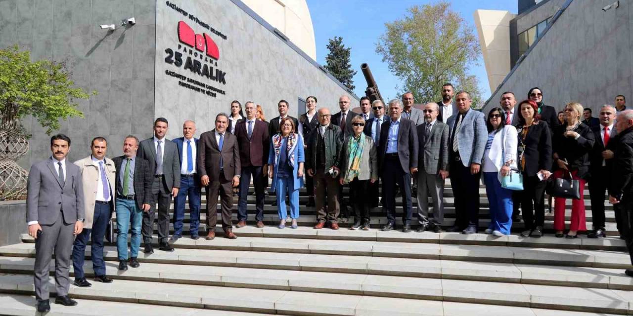 Depremde Hasar Gören Tarihi Kalenin Restorasyonuna Başlanıyor