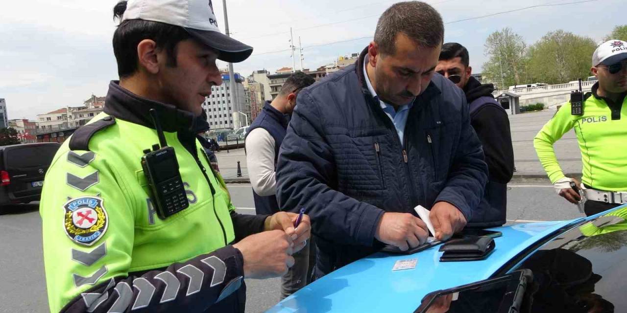 Taksim Meydanı’nda Ticari Taksilere Denetim