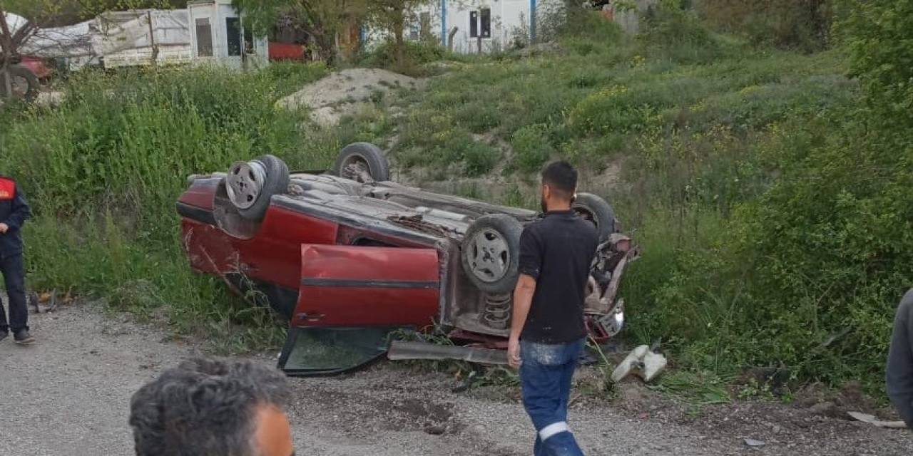 Park Halindeki Araca Çarpan Otomobil Takla Attı