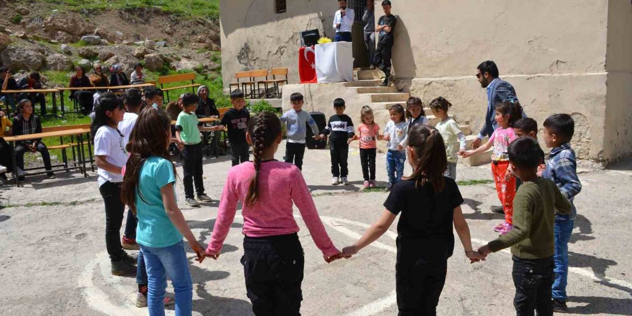 Beytüşşebap’ın Dağ Okullarında Ata Oyunlarıyla Bahar Şenlikleri Düzenleniyor