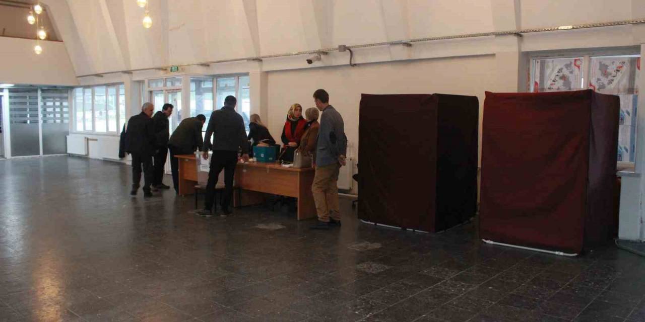 Yurt Dışı Seçmenler İçin Gümrük Kapılarında Oy Kullanma İşlemi Başladı
