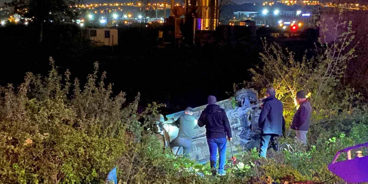 Hayvana Çarpmamak İçin Fren Yaptı, Su Kanalına Devrildi