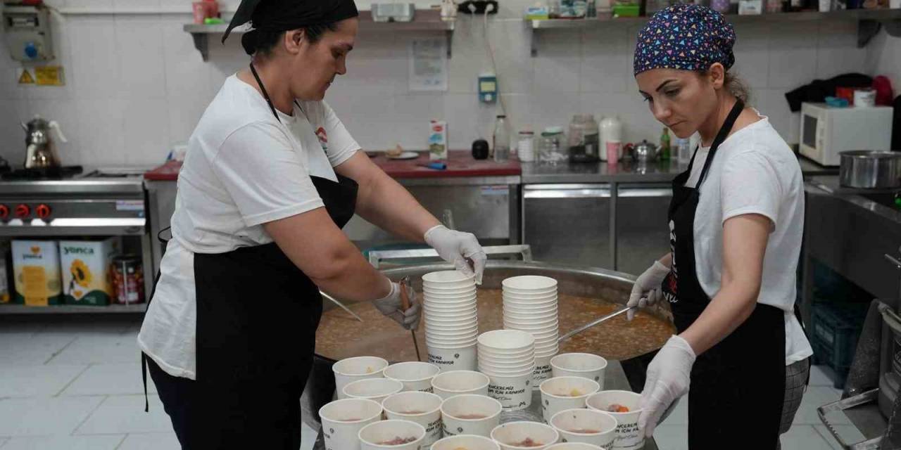 Mersin’den Depremzedelere 2 Milyonu Aşkın Yemek Ulaştırdı