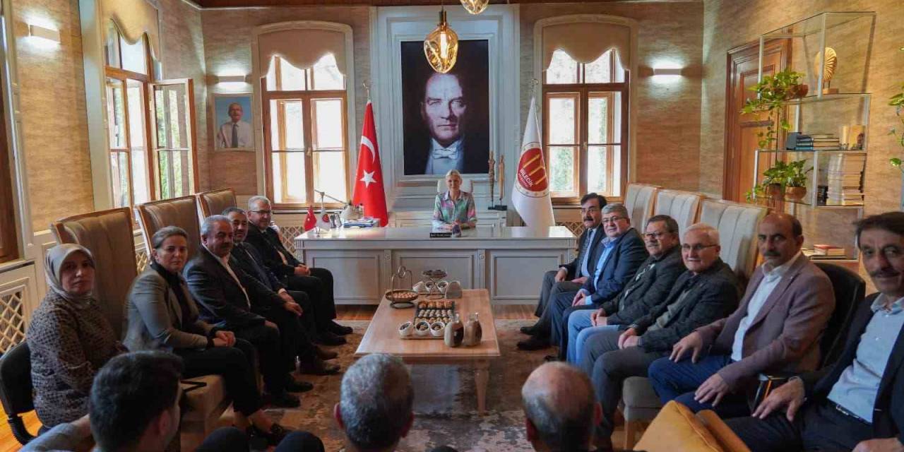 Ak Parti’den Chp’li Başkana Ziyaret