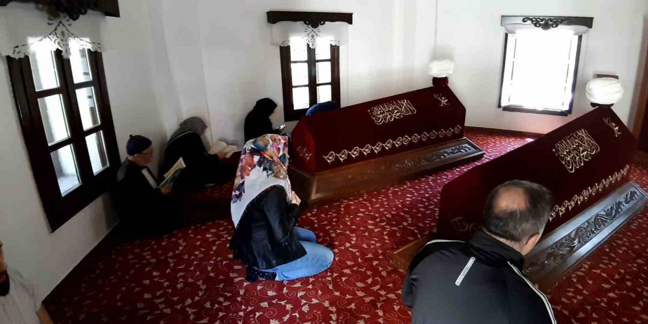 Akşemseddin Hazretleri Türbesine Yoğun İlgi