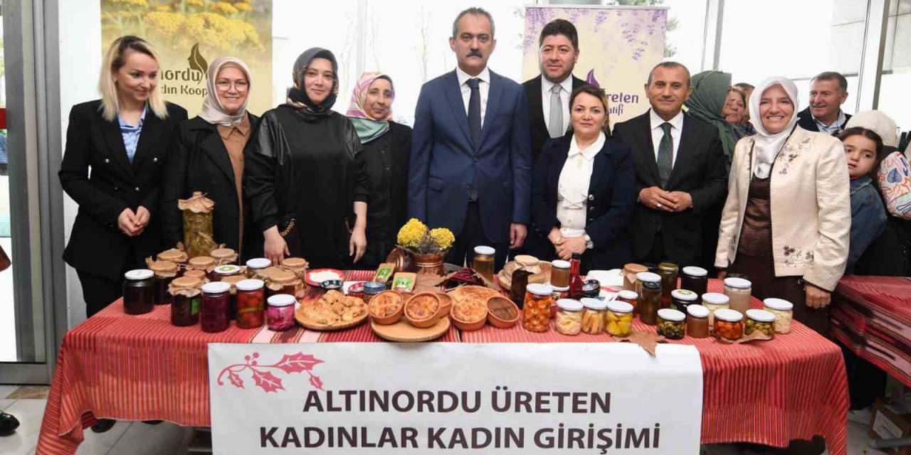 Bakan Özer: “kadın Kooperatiflerimizin Üretmiş Olduğu, Bizim Kullanabileceğimiz Ürünleri Bakanlık Olarak Satın Almayı Taahhüt Ediyoruz”