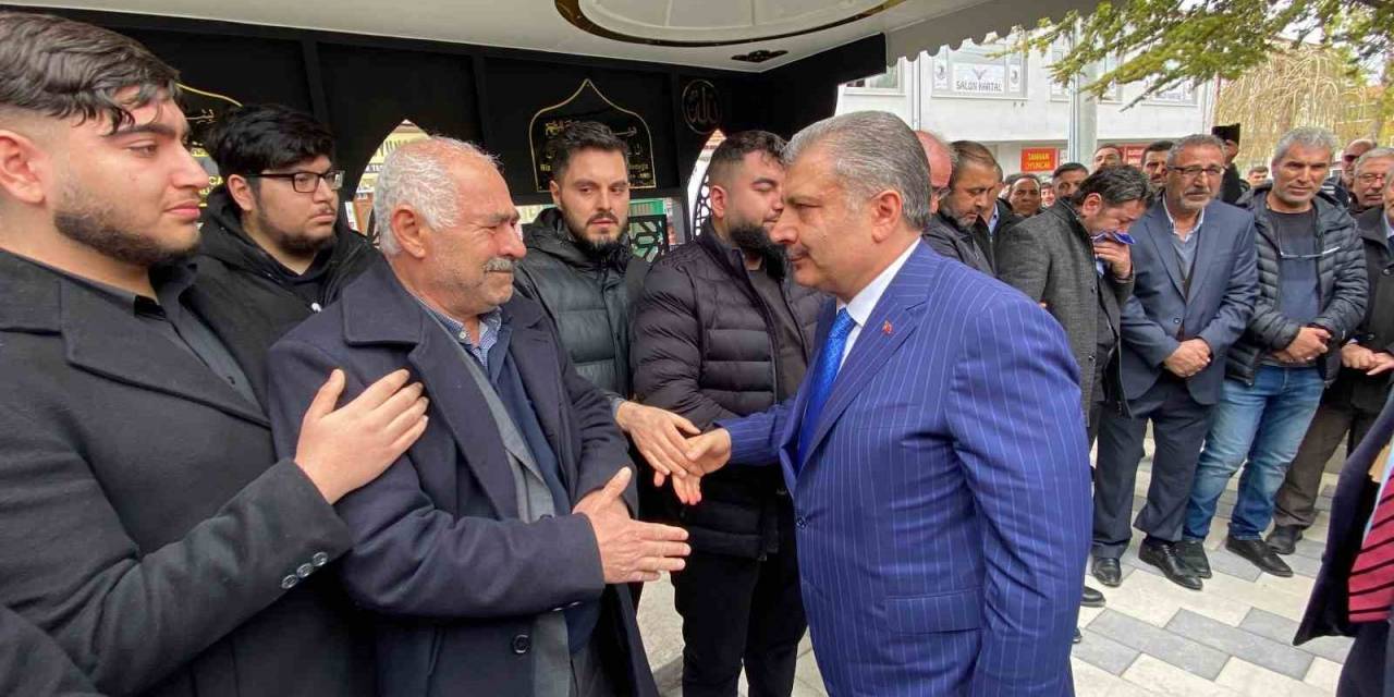 Bakan Koca Halasının Oğlunun Cenazesine Katıldı