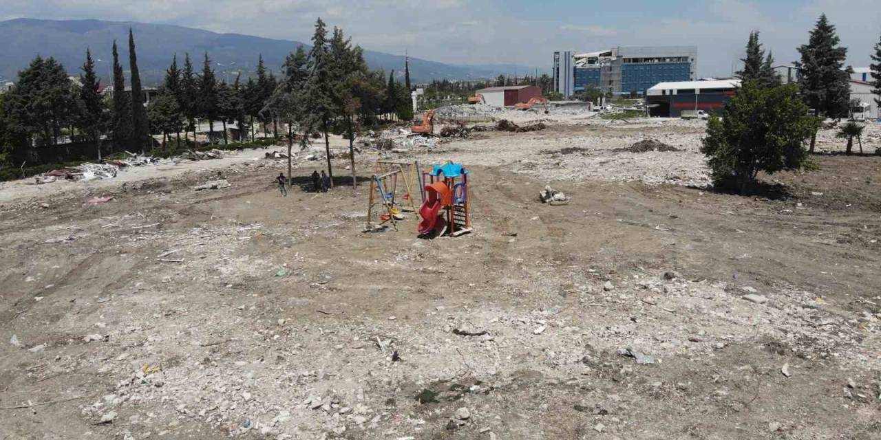600 Konutlardan Geriye Oyun Parkı Kaldı