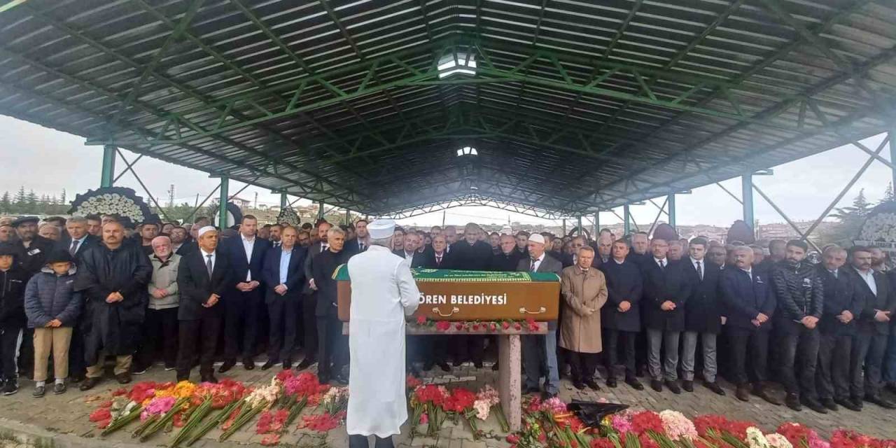 Şoförü Tarafından Öldürülen Eski Ato Başkanvekili Aypek Toprağa Verildi