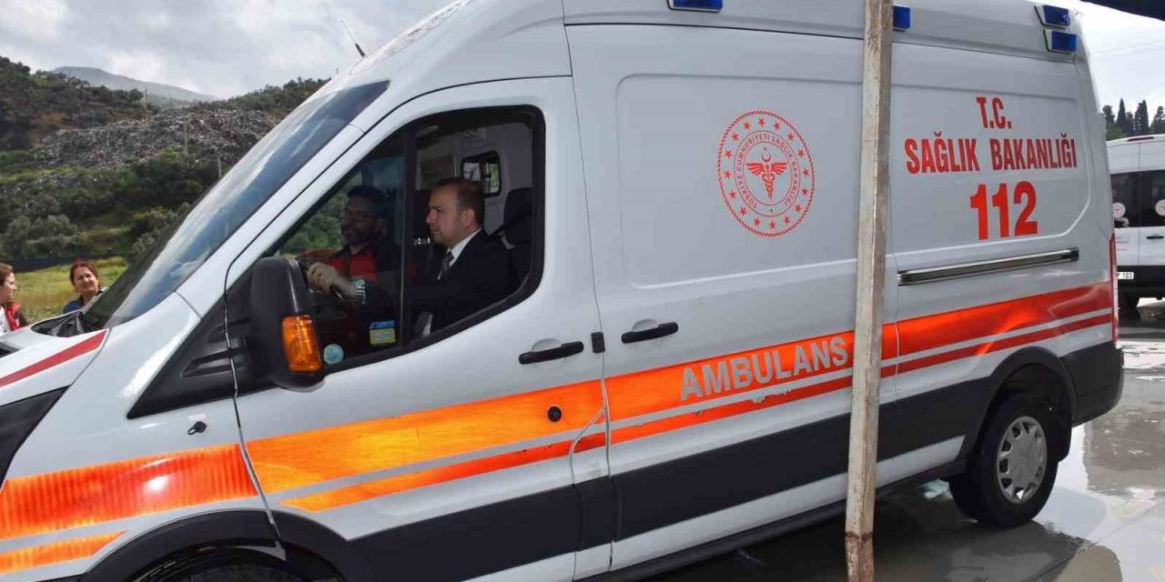 Aydın İl Sağlık Müdürü Şenkul Ambulansın Direksiyonuna Geçti