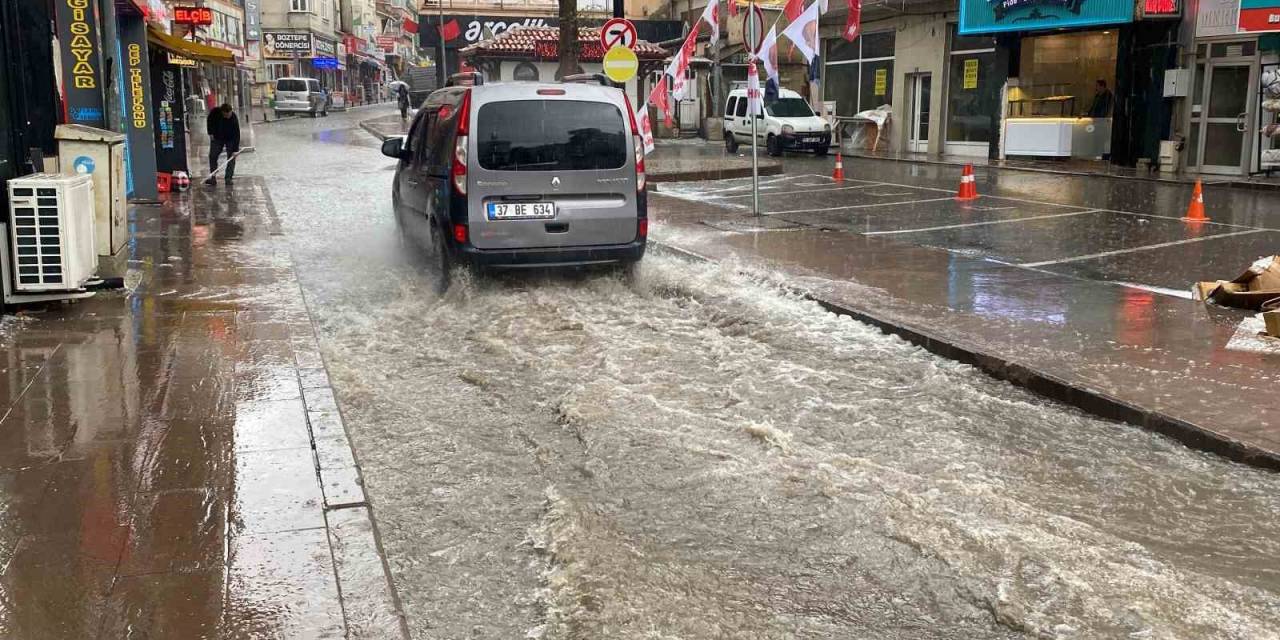 Meteorolojinin Uyardığı Kastamonu’da Dolu Ve Sağanak Yağış Etkili Oldu