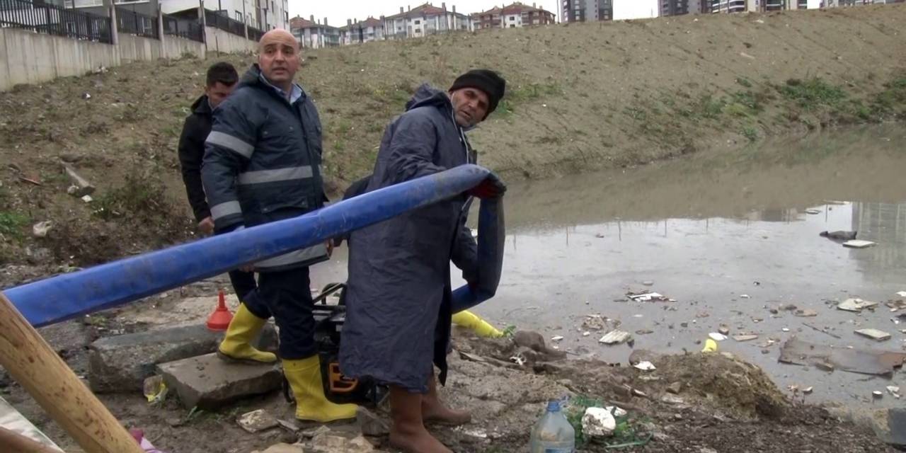 Ankara’da Sağanak Sonrası Sokaklar Göle Döndü