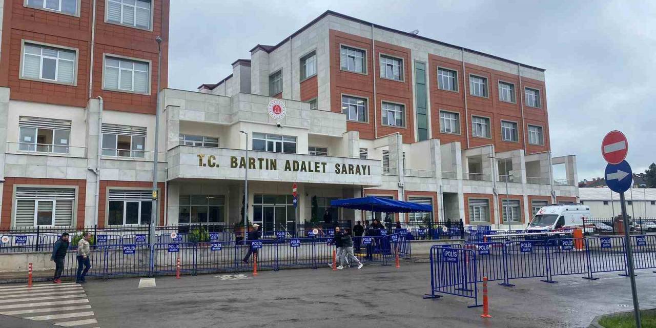 Ttk Davasında Sanık Yakınları İle Madenci Yakınları Arasında Gerginlik