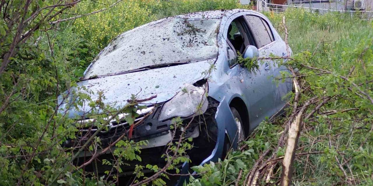 Kazada Yola Düşen Direkten Kaçan Otomobil Takla Attı: 1 Yaralı